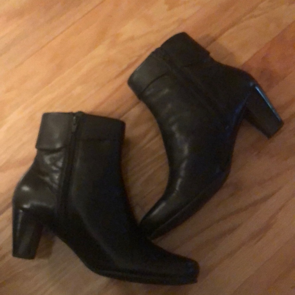 Brand New Ecco Black Leather Boots!